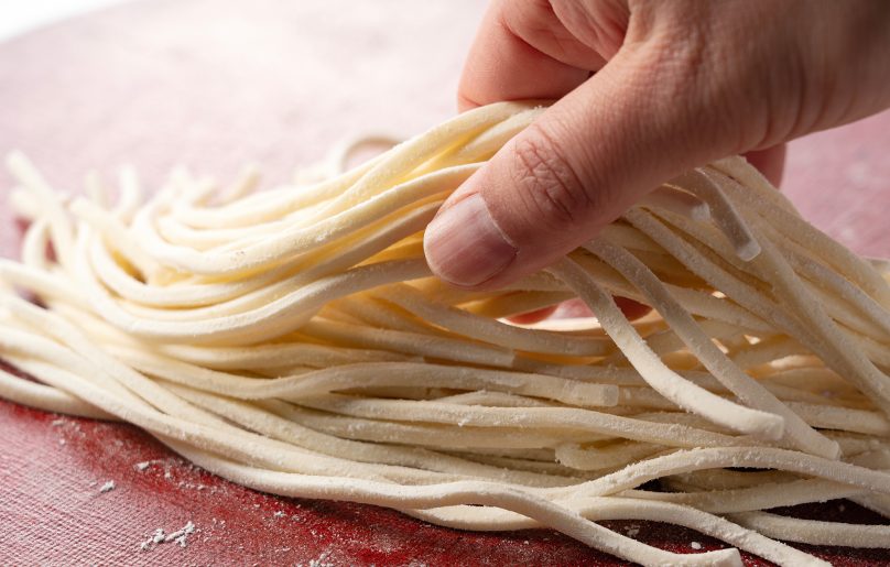 打ち立ての自家製うどん（香川県産小麦「さぬきの夢」使用）